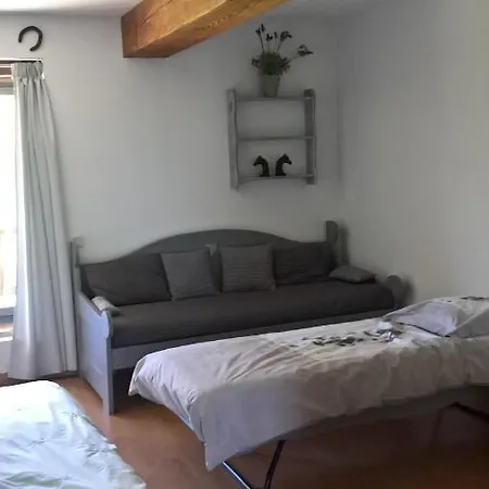 Bed & Breakfast D'hotes La Jument Grise Lescheroux