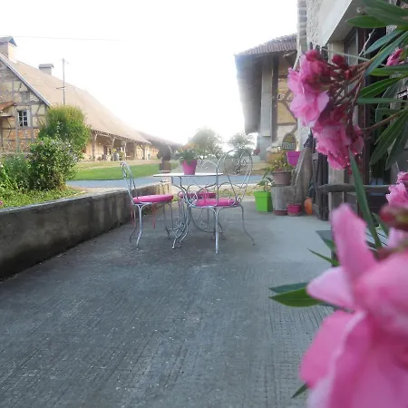 D'hotes La Jument Grise Bed & Breakfast Lescheroux