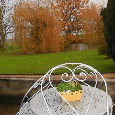 D'hotes La Jument Grise Bed & Breakfast *